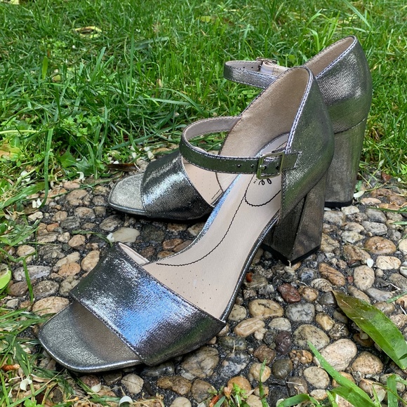 Silver Block Heel Sandal (NWOT) - Picture 10 of 13
